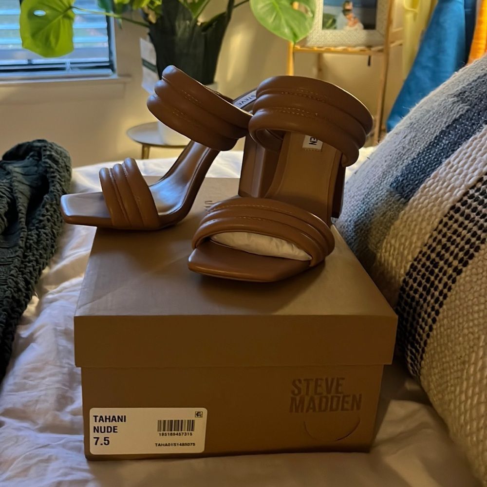 BRAND NEW STEVE MADDEN HEELS